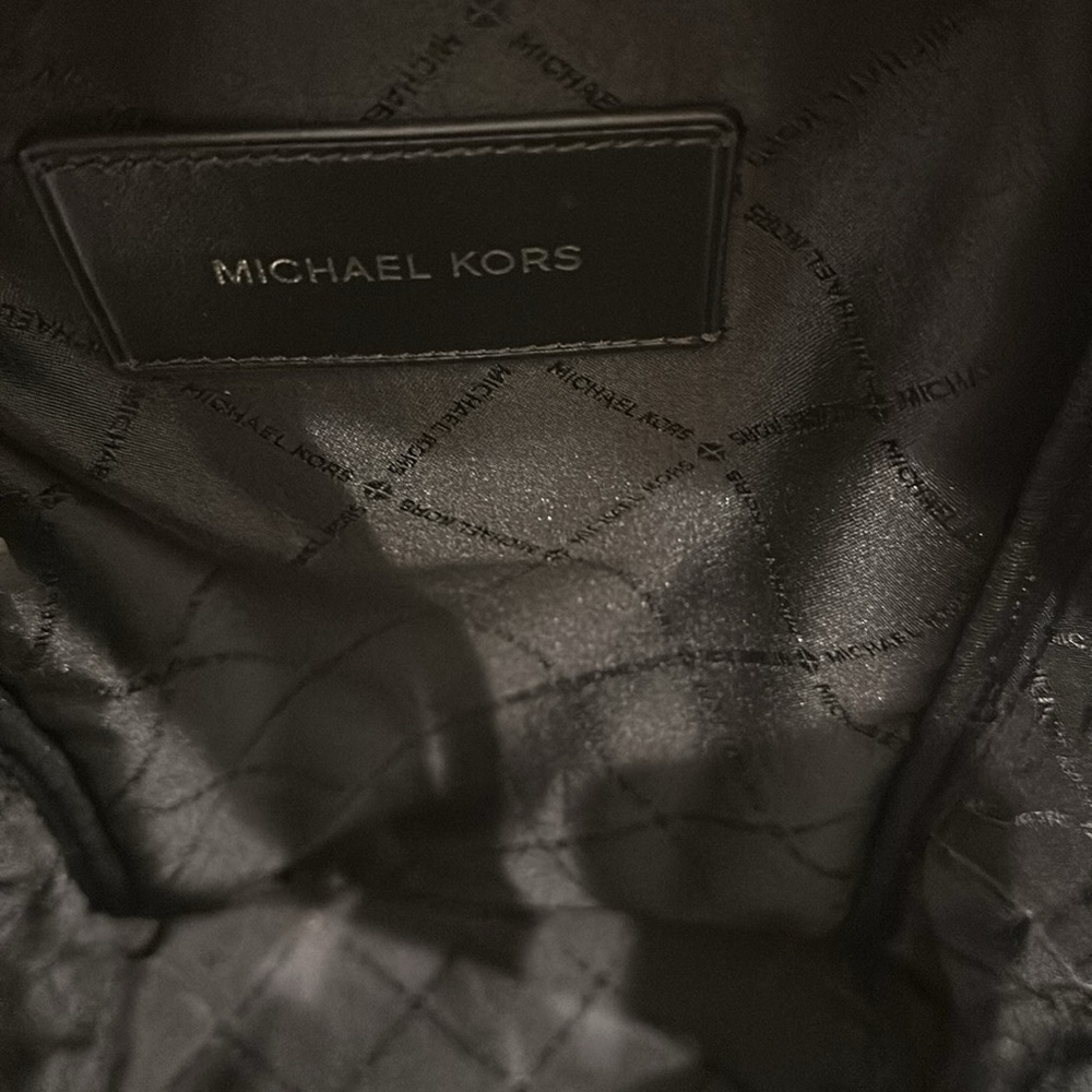 Michael kors sling back leather back pack LIKE NEW - Picture 4 of 5